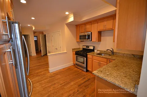 25 Lothrop St #7 Photo 1