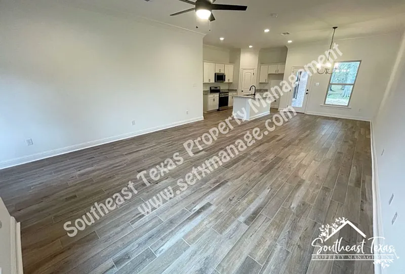 3 bed, 2.0 bath, 1656 sqft, $2,350 — Photo 2