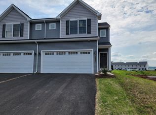 111 Magnolia Dr, Middletown, PA 17057
