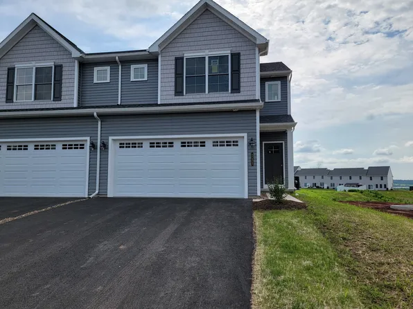 111 Magnolia Dr, Middletown, PA 17057