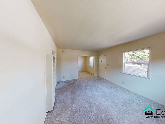 4th image of 10904-10908 National Blvd