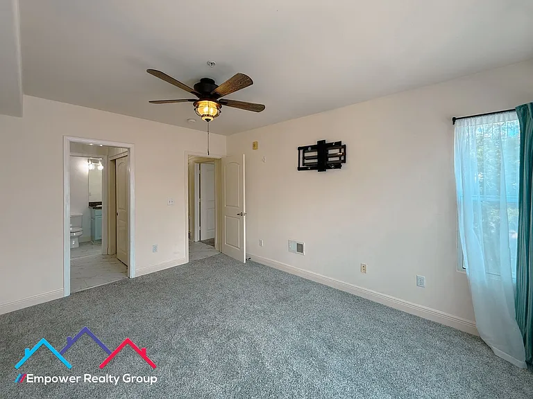 1515 14th Ave #302 — Photo 4