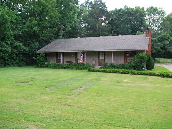 2nd image of 272 Pinecrest Cir