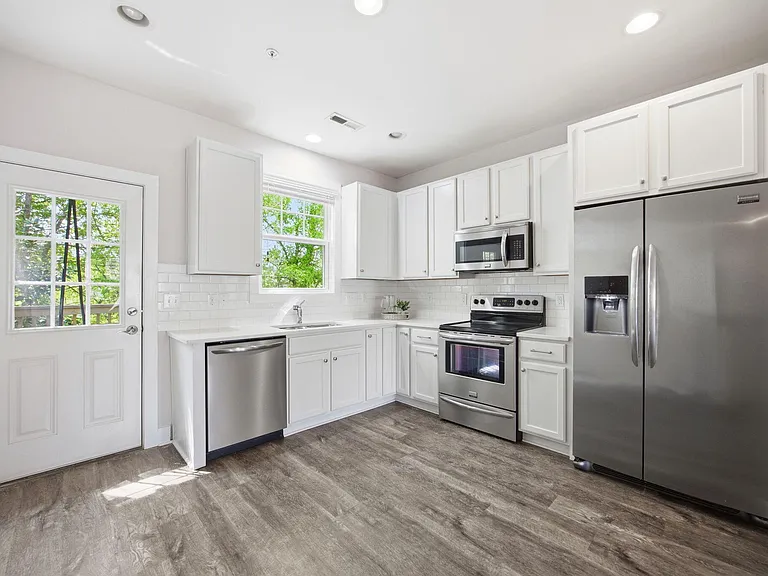 2800 Bedford Green Dr #106 — Photo 7