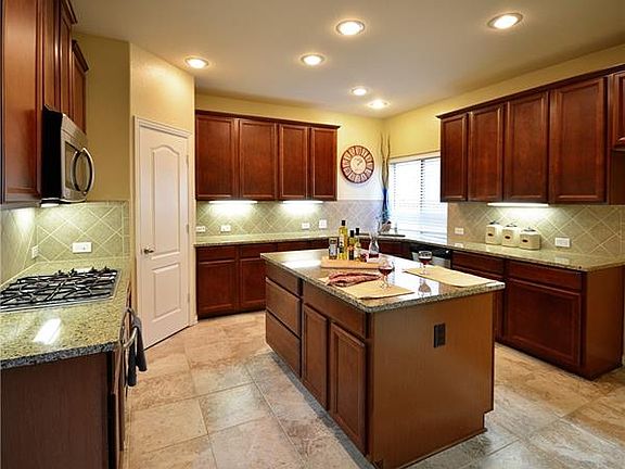 4th image of 529 Highfield Ln