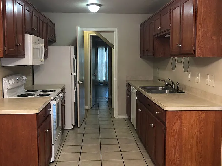 1401 Avenue O #G — Photo 18