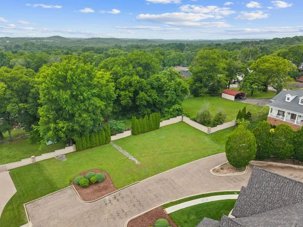 705 Halcyon Way #2, Columbia, TN 38401