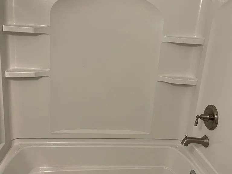 Full bath bedroom 1