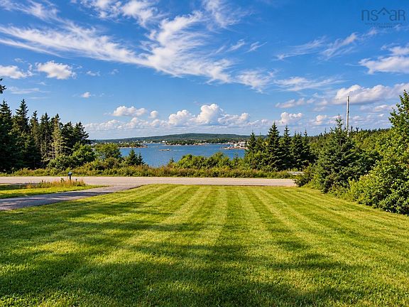 3rd image of 2351 Ostrea Lake Rd