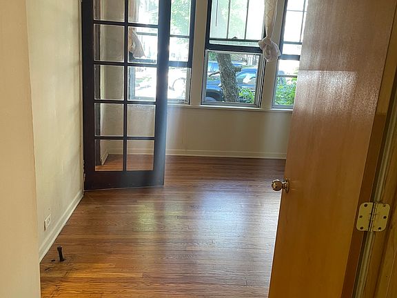 5th image of 2446 N Marshfield Ave #1F