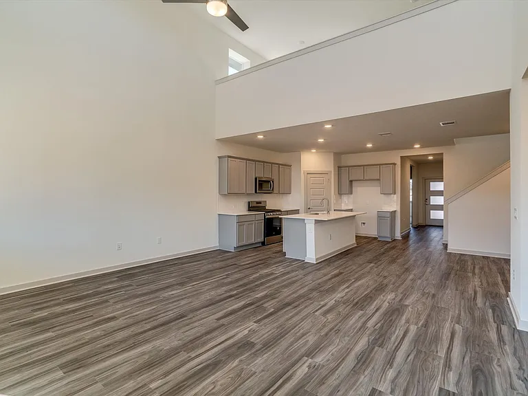 200 Cupreata Ln — Photo 4