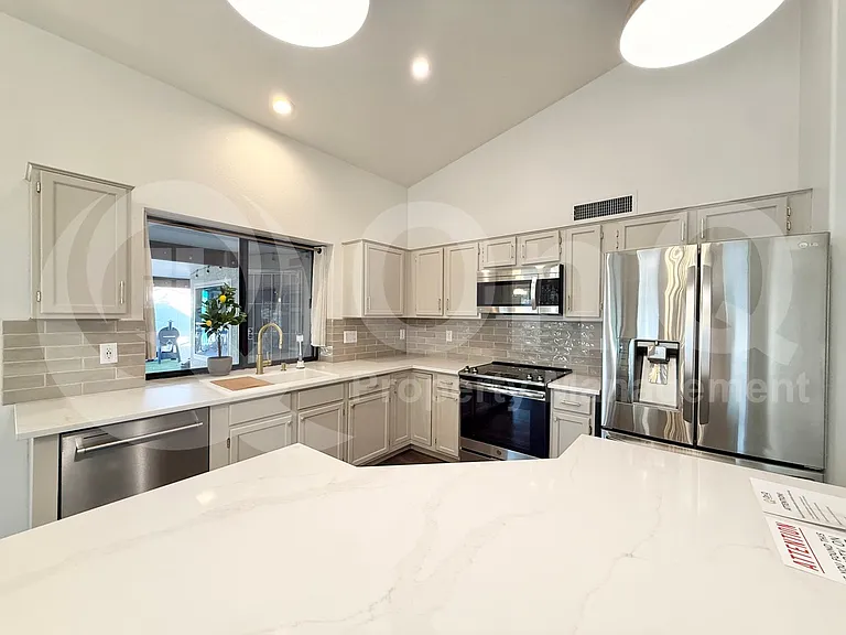 401 S Tiago Dr — Photo 10