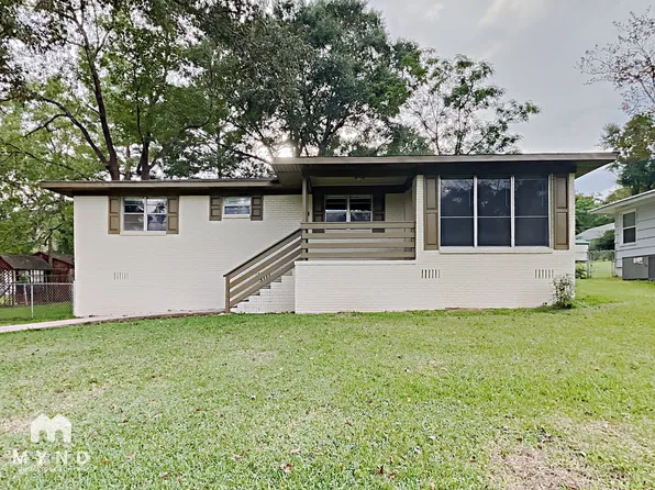 804 27th Ave N, Hueytown, AL 35023