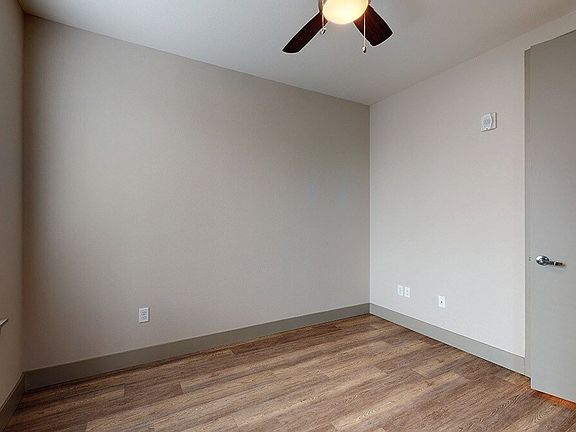 3rd image of 1516-1552 Xavier St