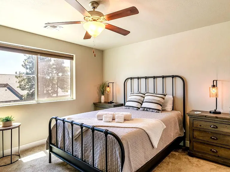 2556 W Clement Cir — Photo 16