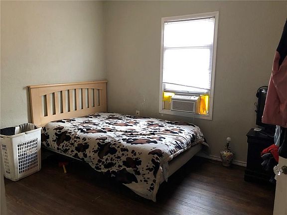 4th image of 422 Marshalldell Ave