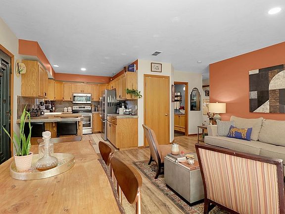 3rd image of 2653 Hawkins Ln #2653