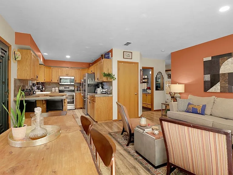 2653 Hawkins Ln #2653 — Photo 3