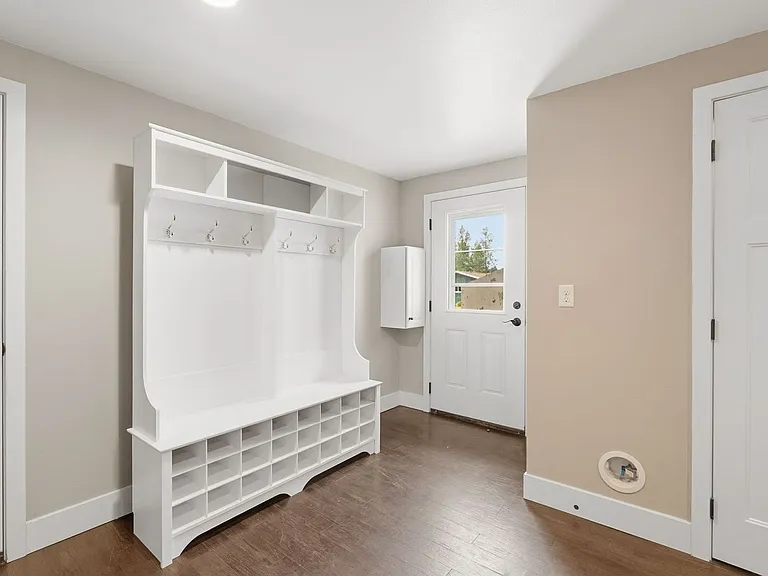 6520 N Sutherlin St — Photo 25