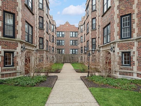 2nd image of 594 Sheridan Sq APT 2