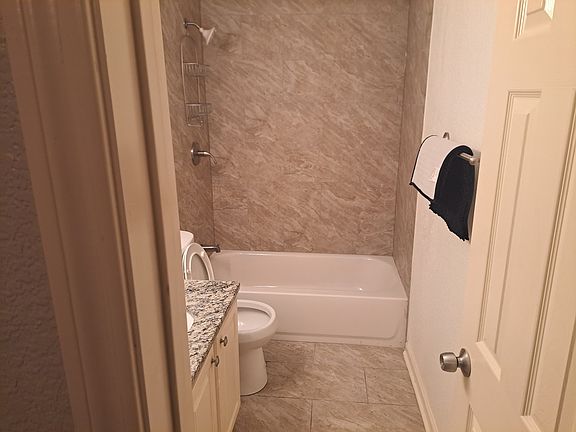 5th image of 10331 Lone Pine Ln