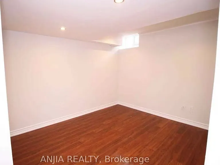 24 Jenmat Dr — Photo 6