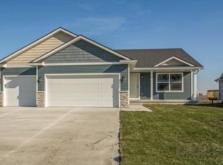 713 Lincoln St NE, Bondurant, IA 50035