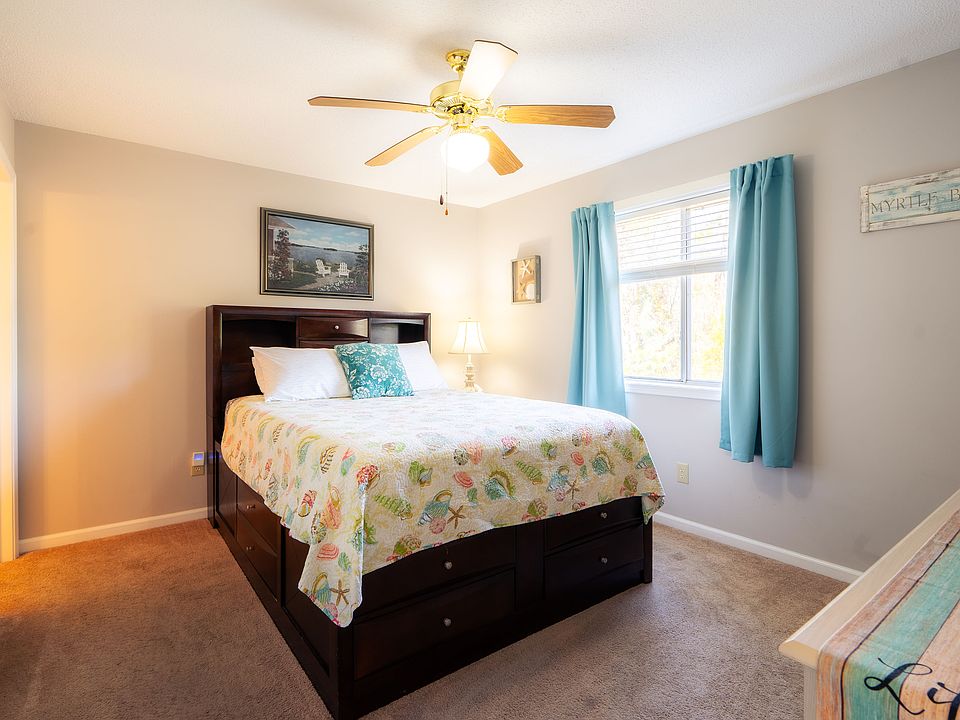 Queen master bed, room darkening curtains.