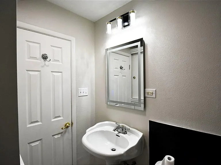 10213 Fairland Dr — Photo 9