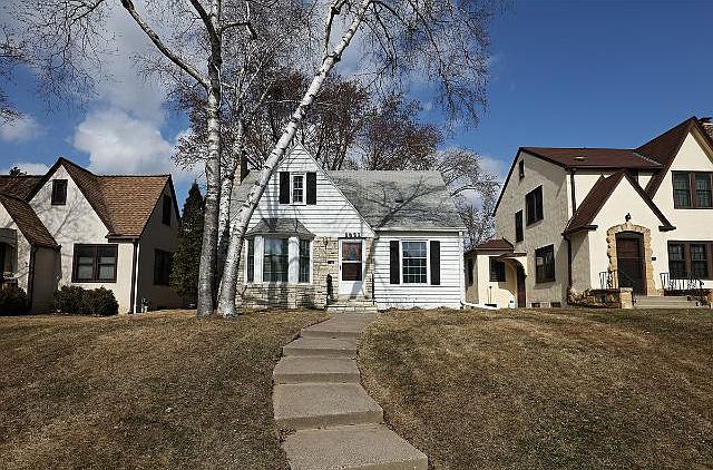 1st image of 1621 Pinehurst Ave