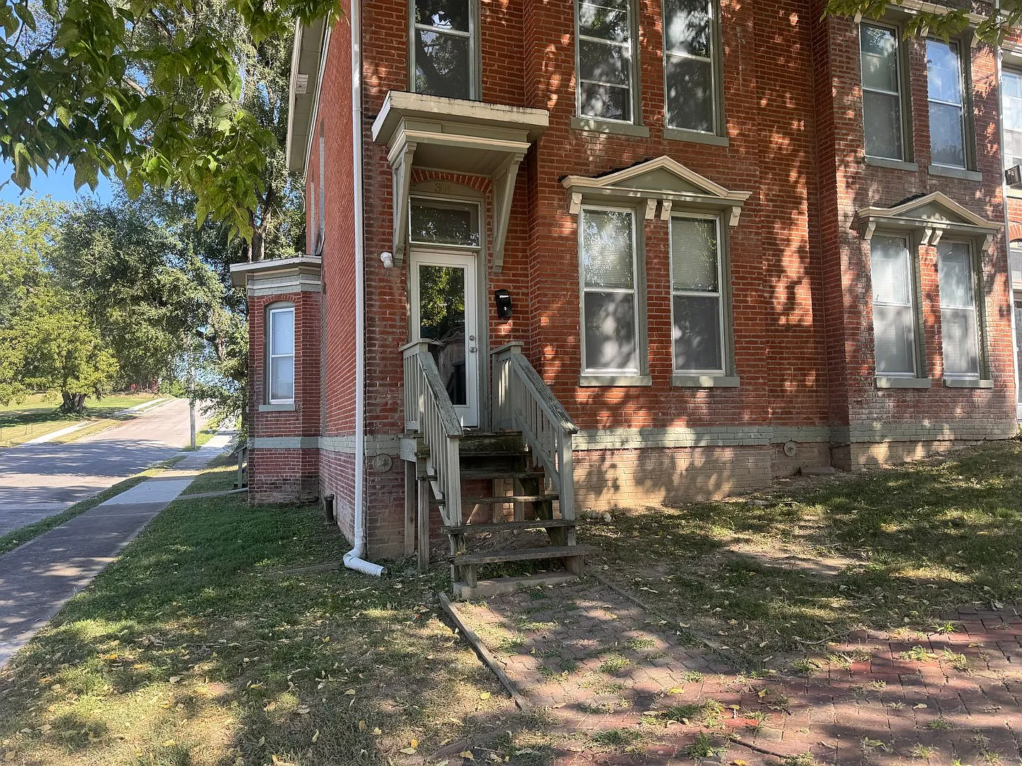 301 S 13th St. St. Joseph, MO 64501 — Photo 1