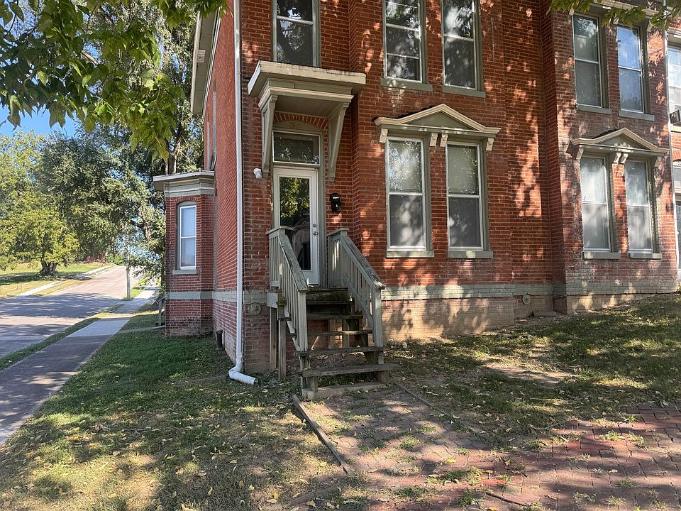 1st image of 301 S 13th St