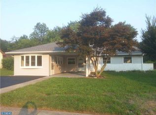 2 Sedgwick Ln, Willingboro, NJ 08046