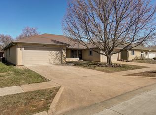 541 E Arrowhead St, Springfield, MO 65807