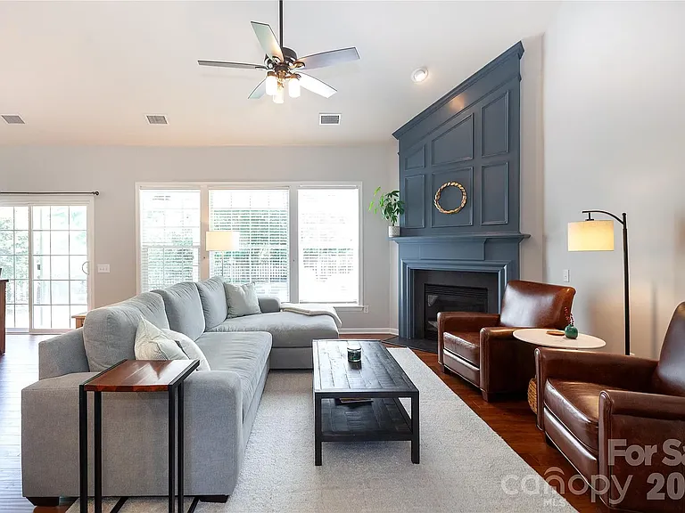 2304 Coltsgate Rd — Photo 12