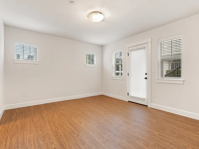 1316 Chelsea Walk NE — Photo 13