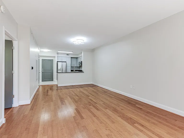 1021 N Garfield St — Photo 19