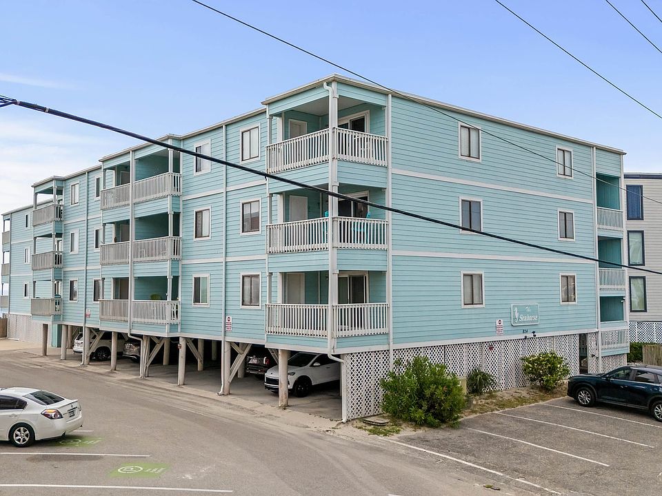 1st image of 824 N Waccamaw Dr. #204