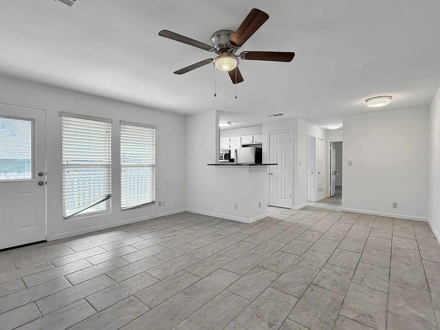 2 bed, 2.0 bath, 995 sqft, $1,850 — Photo 2