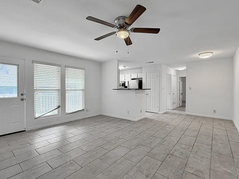 403 Fantail Loop #A — Photo 2