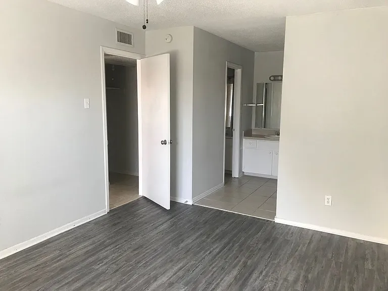 5110 Palo Alto Dr — Photo 9