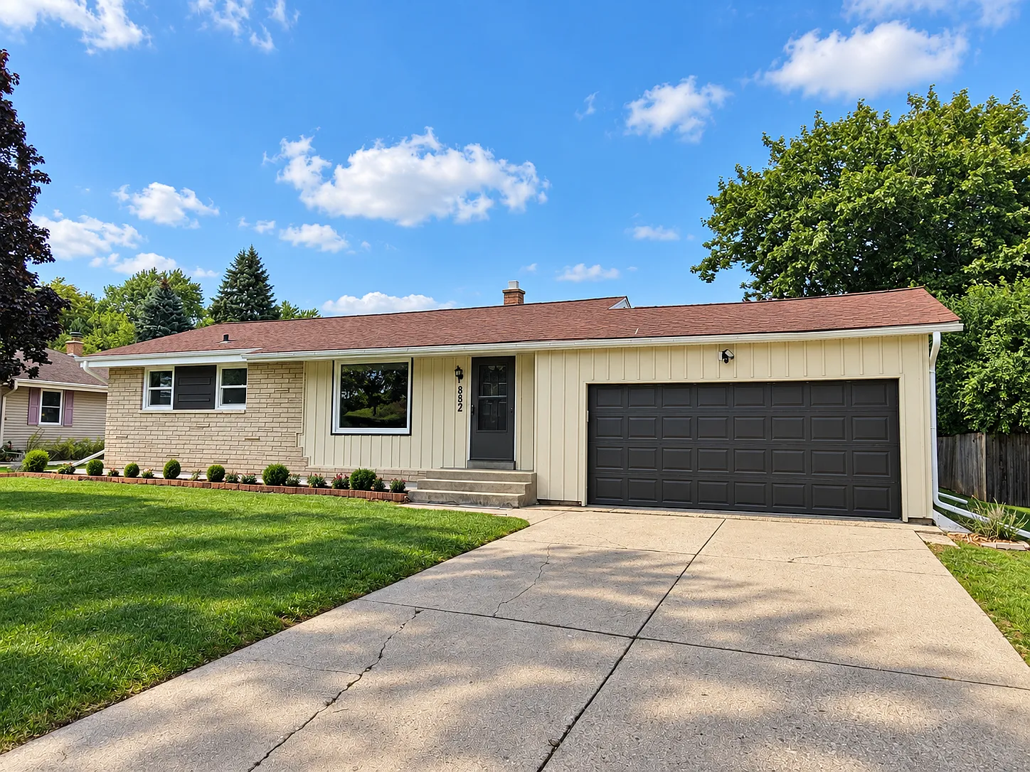 3 bed, 1.5 bath, 1669 sqft, $1,915 — Photo 1
