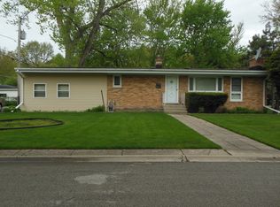 9450 Lotus Ave, Skokie, IL 60077