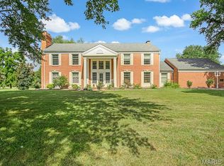 4057 Bur Oak Dr, Smithton, IL 62285