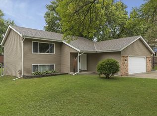 6409 Edgemont Cir N, Brooklyn Park, MN 55428
