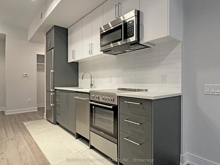 2525 Bathurst St #202 — Photo 3