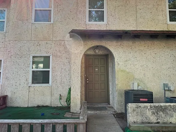 400 William Hilton Pkwy APT 105, Hilton Head Island, SC 29926