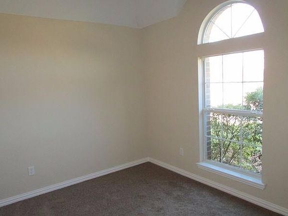 4th image of 1100 Bordeaux Ave