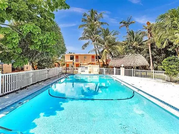 2nd image of 213 S Ocean Blvd #11