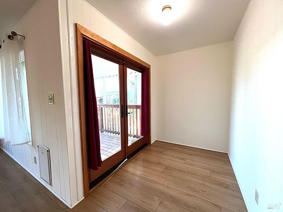 3rd image of 660 Leslie Street #75